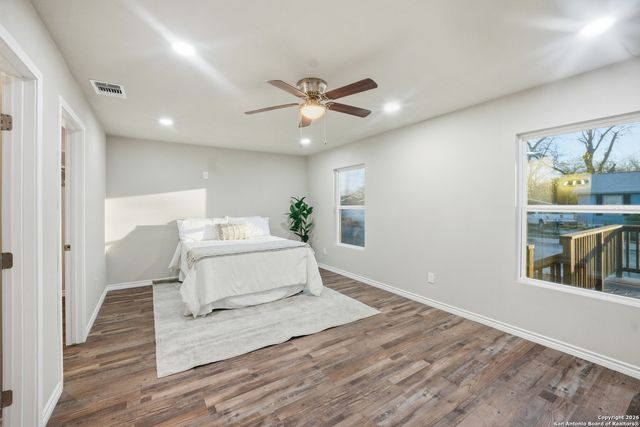 215 SW 30th, San Antonio, TX 78237