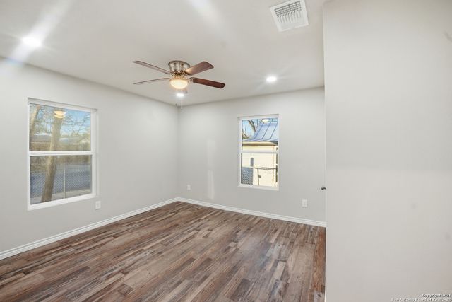 215 SW 30th, San Antonio, TX 78237