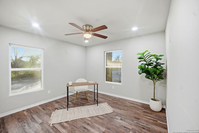 215 SW 30th, San Antonio, TX 78237