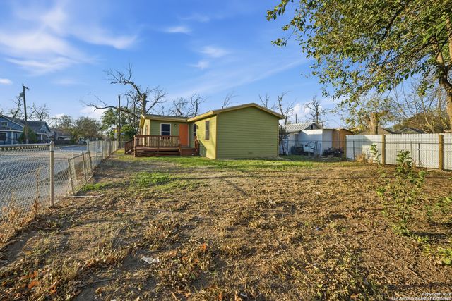 215 SW 30th, San Antonio, TX 78237