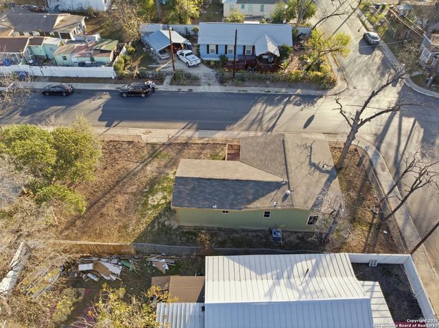 215 SW 30th, San Antonio, TX 78237