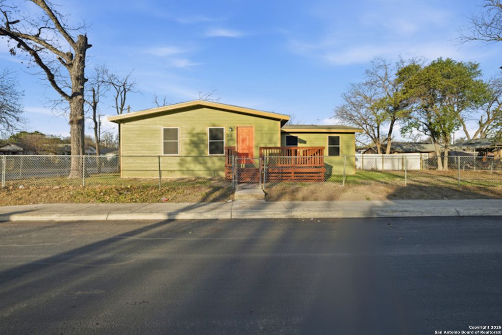 215 SW 30th, San Antonio, TX 78237