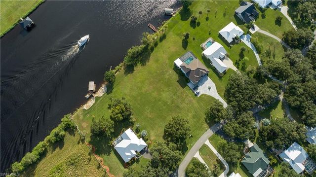 1497 Riverbend DR, Labelle, FL 33935