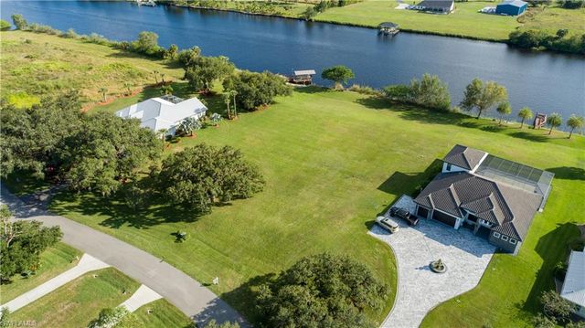 1497 Riverbend DR, Labelle, FL 33935