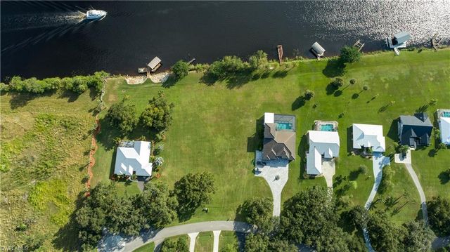 1497 Riverbend DR, Labelle, FL 33935