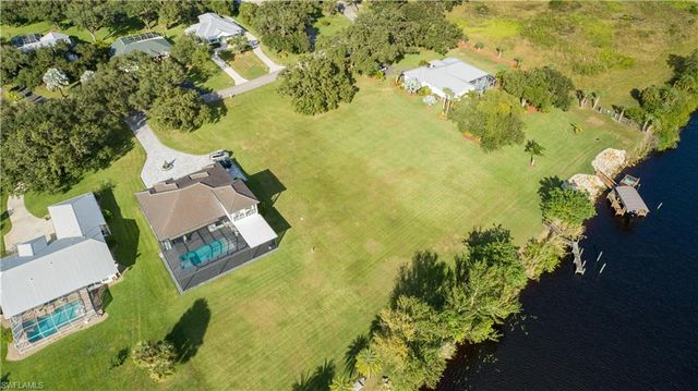 1497 Riverbend DR, Labelle, FL 33935