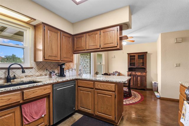 1304 Sunset DR, Marble Falls, TX 78654