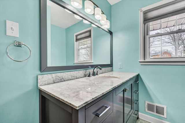 3634 Larson LN, Roanoke, VA 24018