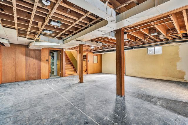 3634 Larson LN, Roanoke, VA 24018