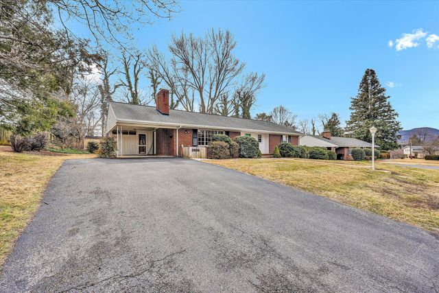 3634 Larson LN, Roanoke, VA 24018