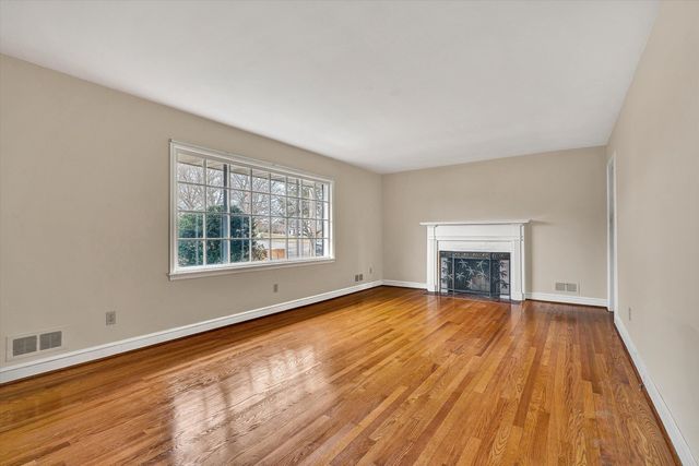 3634 Larson LN, Roanoke, VA 24018