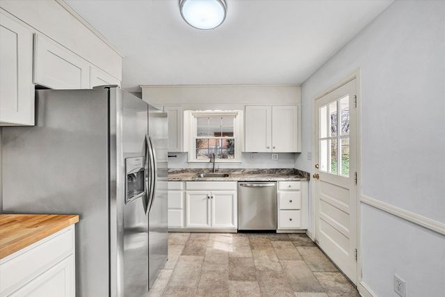 3634 Larson LN, Roanoke, VA 24018