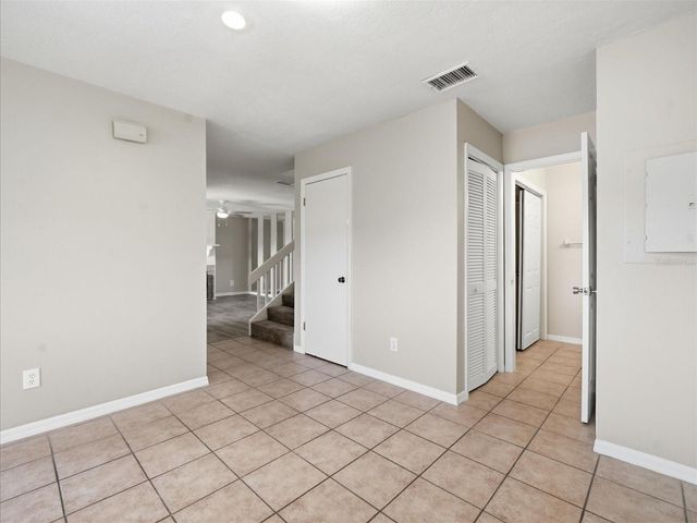 15314 E POND WOODS DRIVE 15314, Tampa, FL 33618