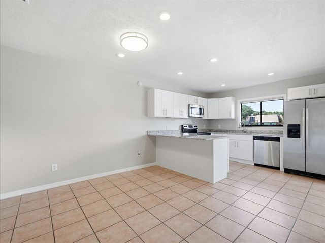 15314 E POND WOODS DRIVE 15314, Tampa, FL 33618