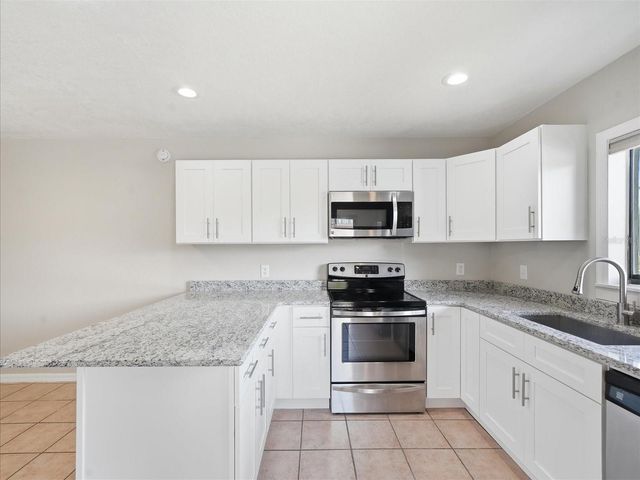 15314 E POND WOODS DRIVE 15314, Tampa, FL 33618