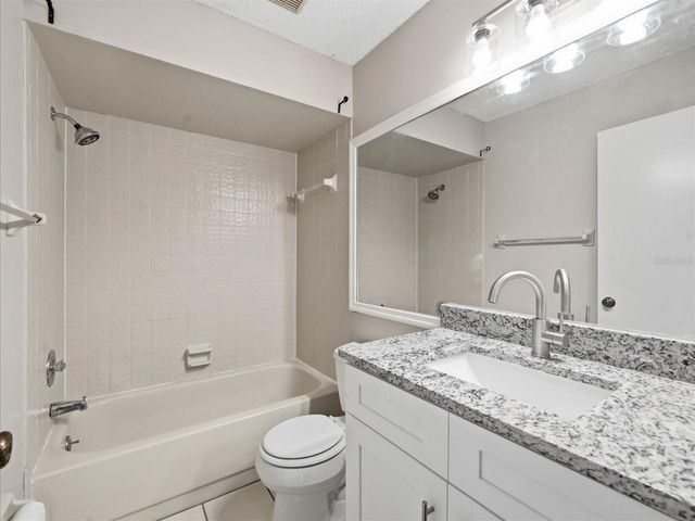 15314 E POND WOODS DRIVE 15314, Tampa, FL 33618