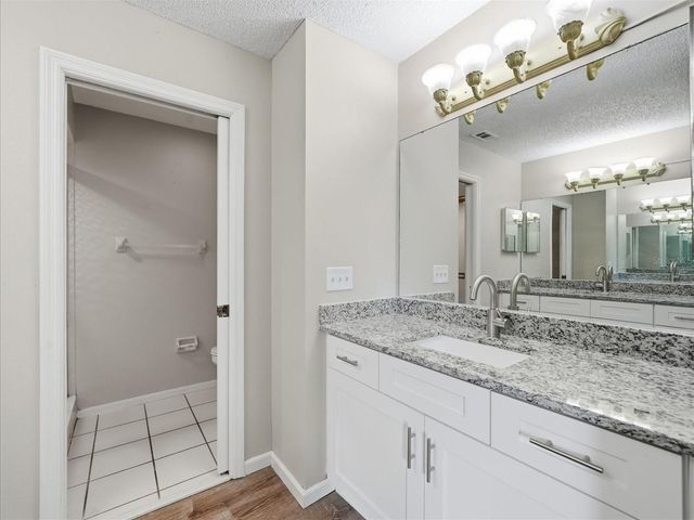 15314 E POND WOODS DRIVE 15314, Tampa, FL 33618