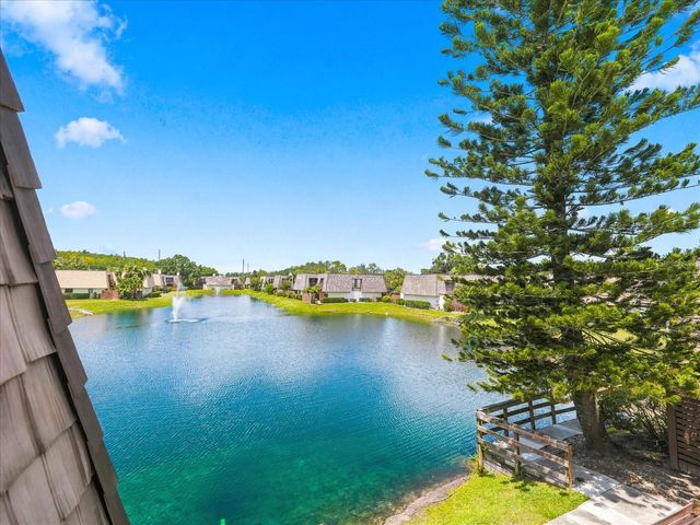 15314 E POND WOODS DRIVE 15314, Tampa, FL 33618