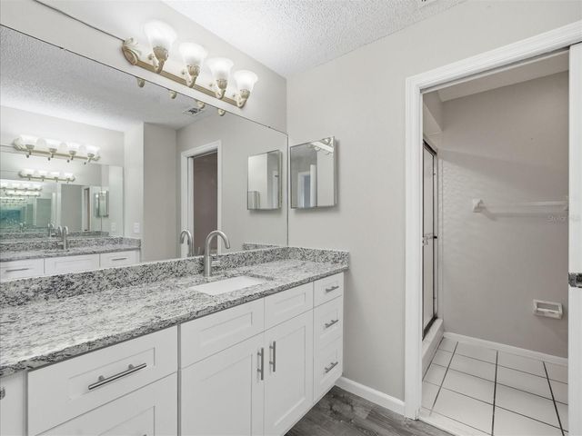15314 E POND WOODS DRIVE 15314, Tampa, FL 33618