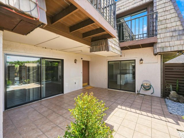 15314 E POND WOODS DRIVE 15314, Tampa, FL 33618