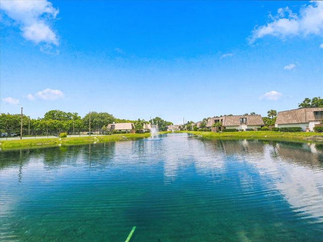 15314 E POND WOODS DRIVE 15314, Tampa, FL 33618