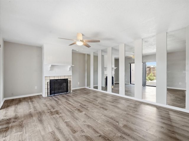 15314 E POND WOODS DRIVE 15314, Tampa, FL 33618
