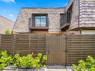15314 E POND WOODS DRIVE 15314, Tampa, FL 33618