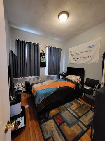 12 Watts St 1, Chelsea, MA 02150