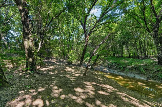 2041 Hudson Court, Alvarado, TX 76009