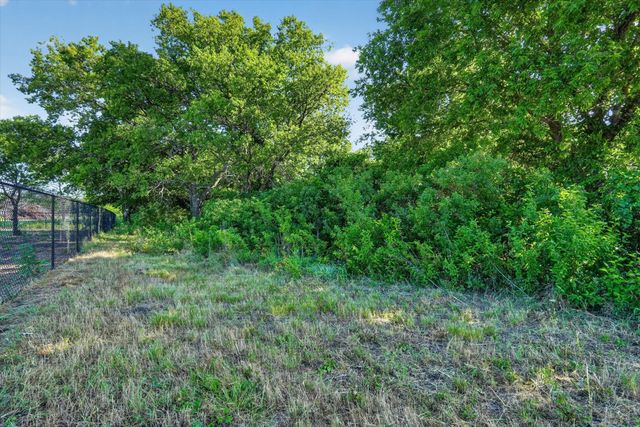 2041 Hudson Court, Alvarado, TX 76009