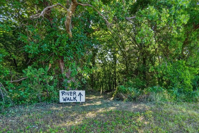 2041 Hudson Court, Alvarado, TX 76009