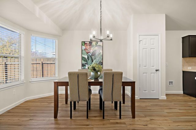 219 Warner BND, Hutto, TX 78634