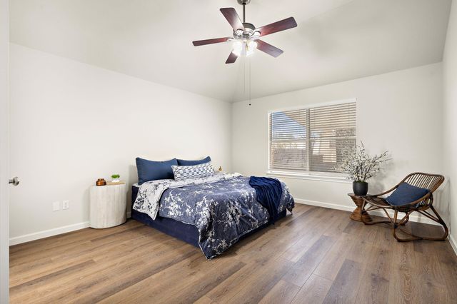 219 Warner BND, Hutto, TX 78634