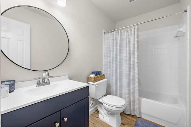 219 Warner BND, Hutto, TX 78634