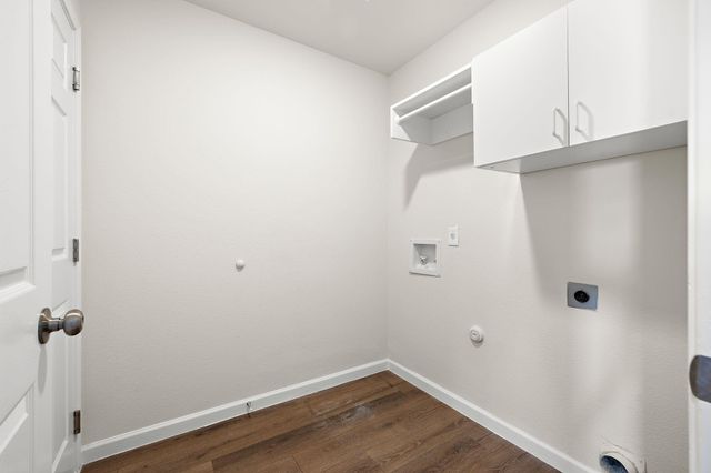 219 Warner BND, Hutto, TX 78634