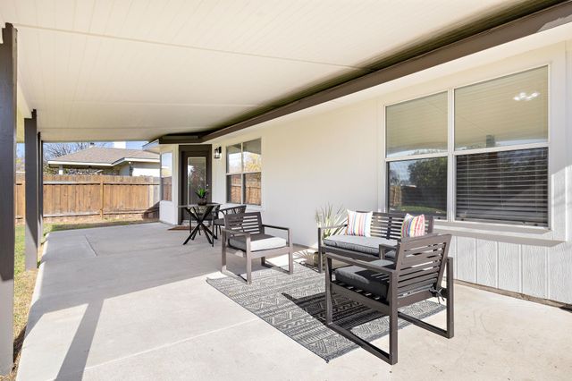 219 Warner BND, Hutto, TX 78634