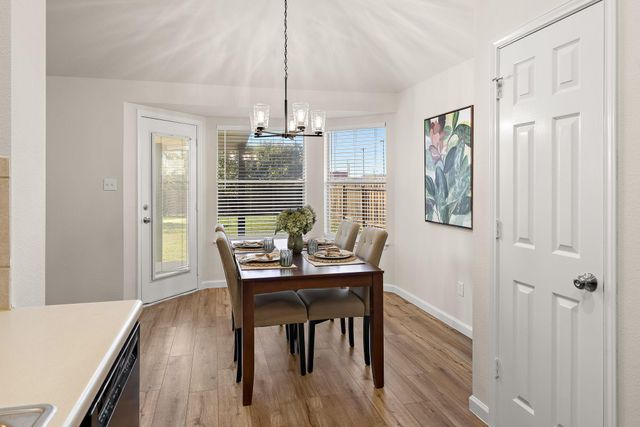 219 Warner BND, Hutto, TX 78634