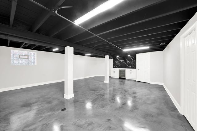 11630 S Hale Avenue, Chicago, IL 60643