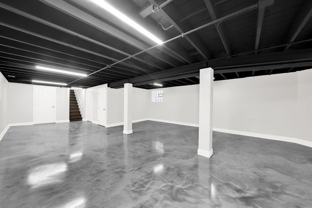 11630 S Hale Avenue, Chicago, IL 60643