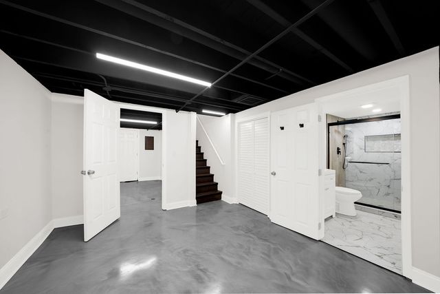 11630 S Hale Avenue, Chicago, IL 60643