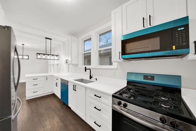 11630 S Hale Avenue, Chicago, IL 60643