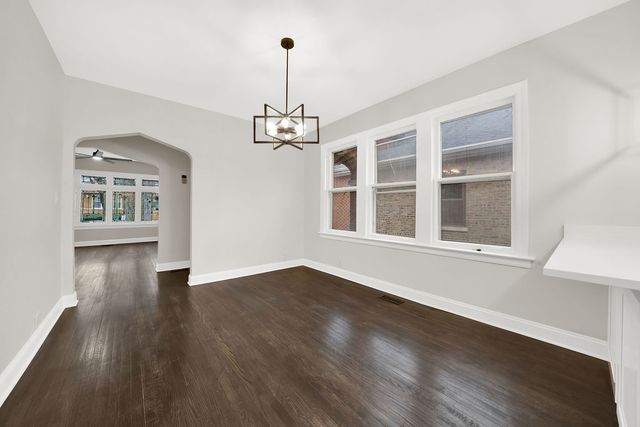 11630 S Hale Avenue, Chicago, IL 60643