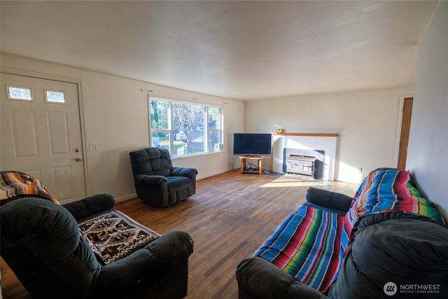 17116 SE 125th Place SE, Renton, WA 98058