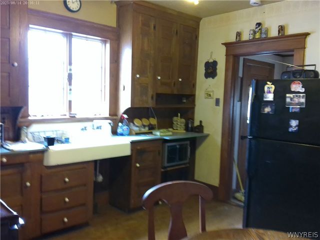 42 Harrison Ave, Lockport City, NY 14094