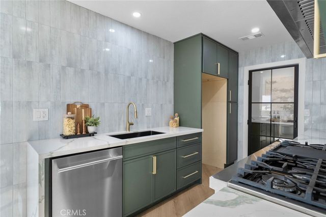 17381 Meer, Huntington Beach, CA 92647