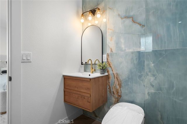 17381 Meer, Huntington Beach, CA 92647