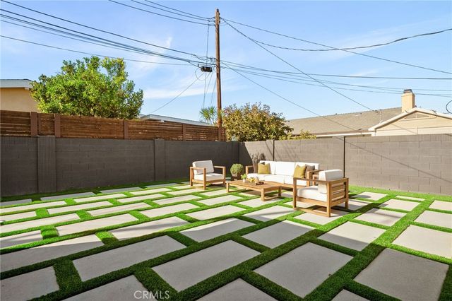 17381 Meer, Huntington Beach, CA 92647