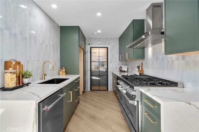 17381 Meer, Huntington Beach, CA 92647