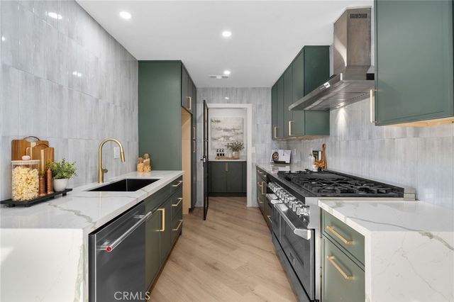 17381 Meer, Huntington Beach, CA 92647