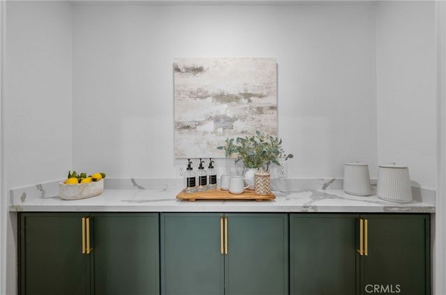 17381 Meer, Huntington Beach, CA 92647